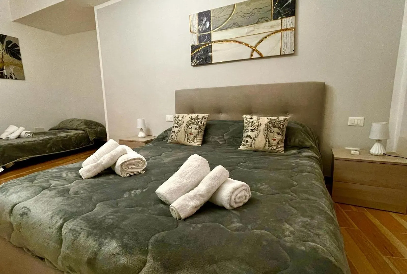 Centro Monteleone Apartment Palermo